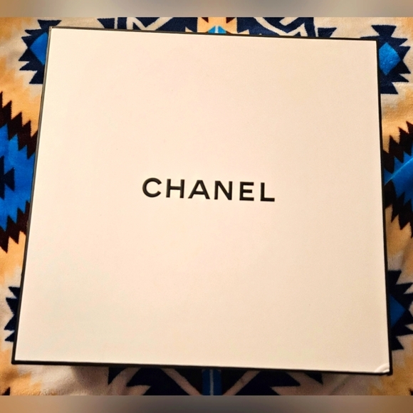 Auth Chanel White Logo Signature Gift Box Handbag Purse Bag Travel Storage Large - Picture 3 of 11